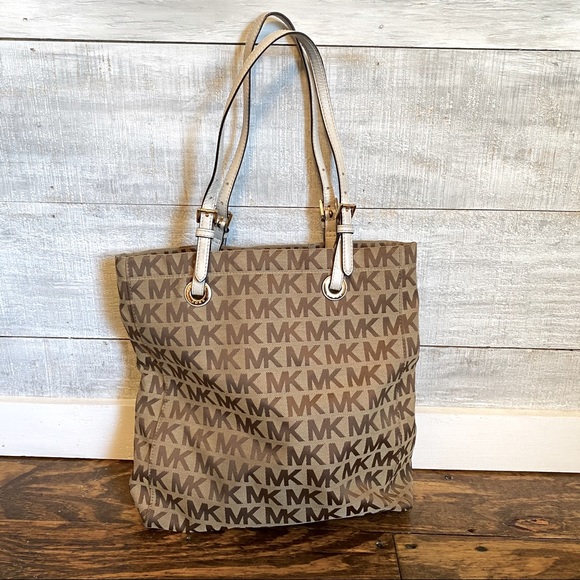 Michael Kors Tan Signature Logo Shoulder Purse - Picture 10 of 14